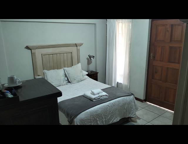 985M² GUESTHOUSE FOR SALE IN EQUESTRIA